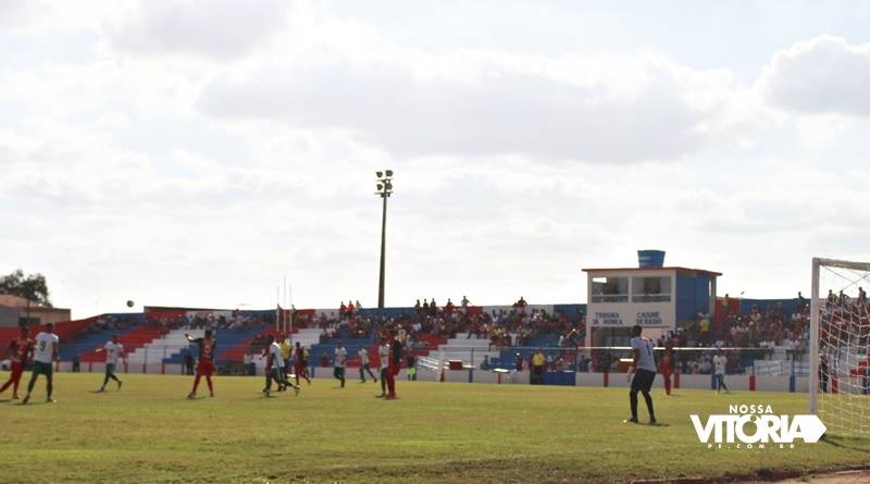 Sem poder jogar na cidade, Vera Cruz inicia caminhada do acesso